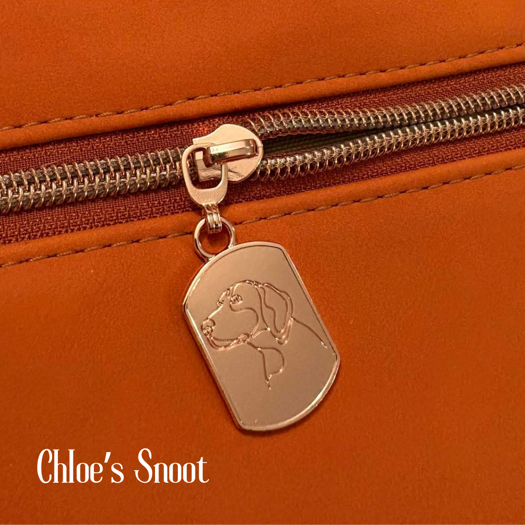 Chloe's Snoot #5 Zipper Pulls